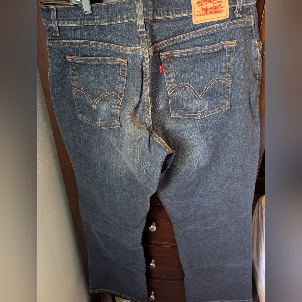 Levis bootcut jeans